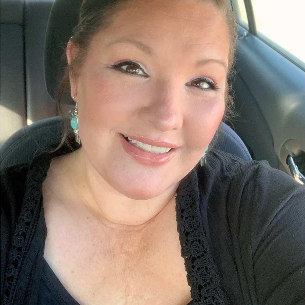 Meet your Posher, Crystal